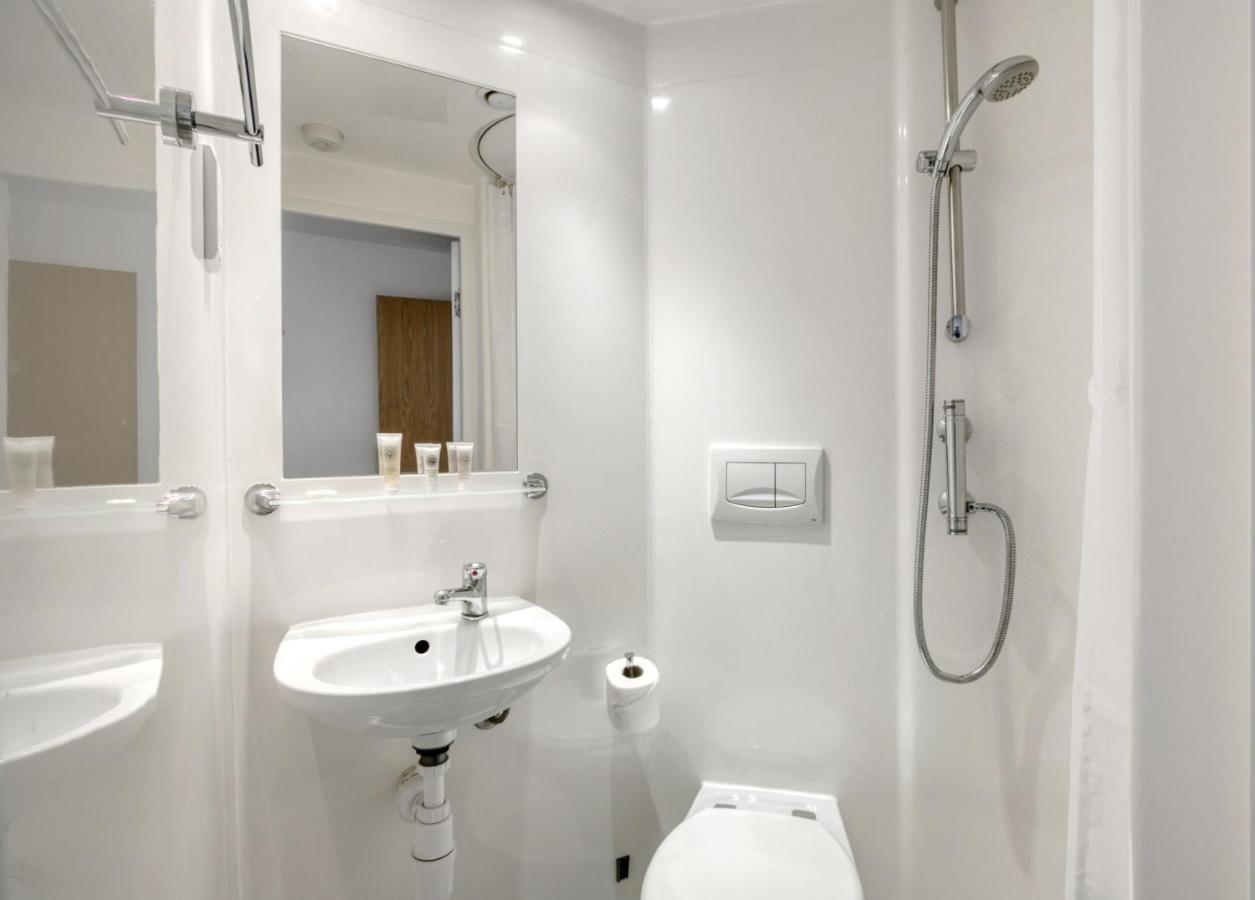 Central Single Room With Shared Kitchen In Luton ลูตัน ภายนอก รูปภาพ