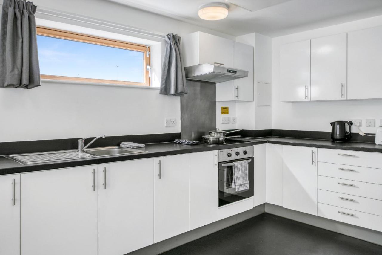Central Single Room With Shared Kitchen In Luton ลูตัน ภายนอก รูปภาพ