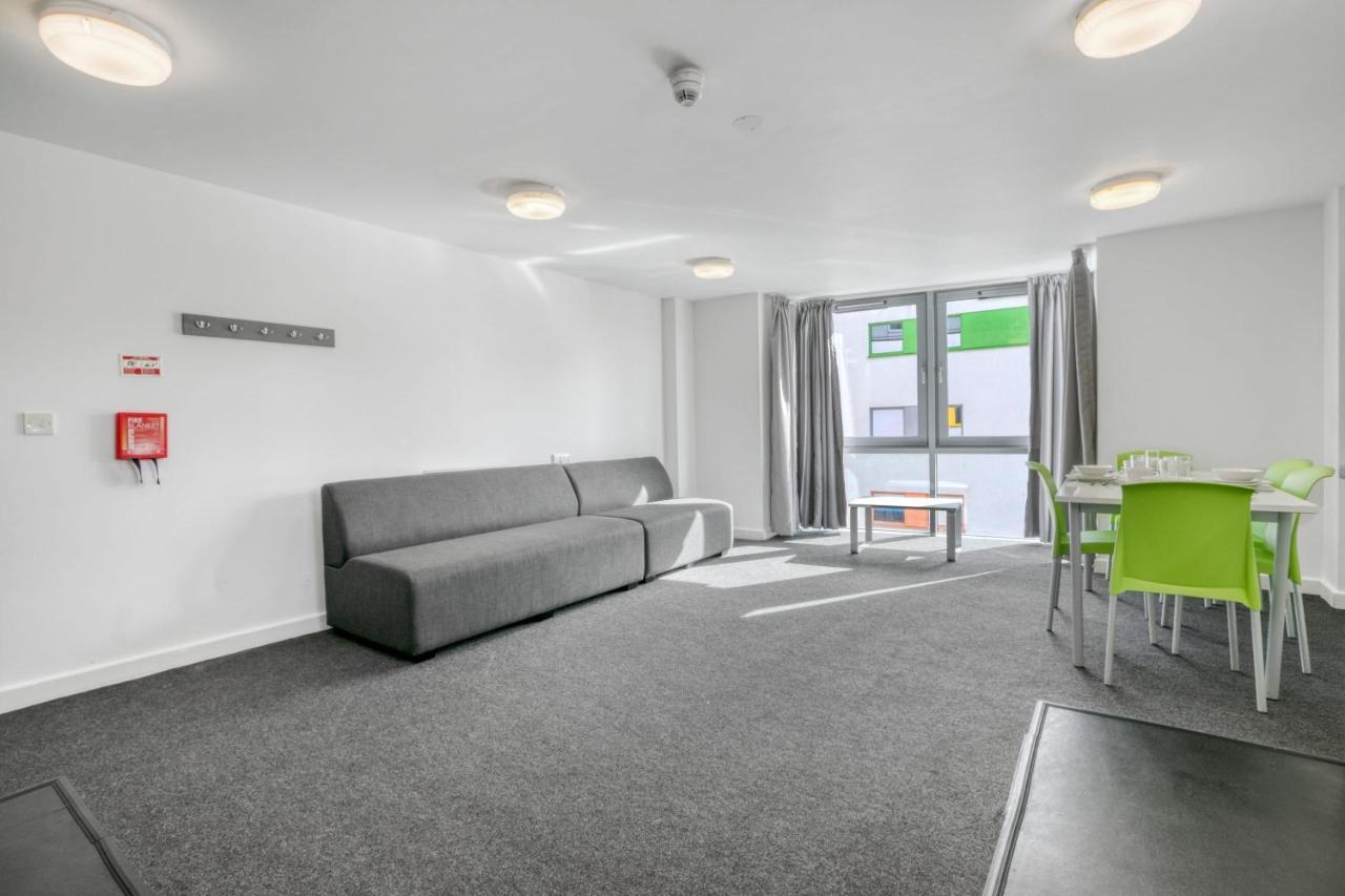 Central Single Room With Shared Kitchen In Luton ลูตัน ภายนอก รูปภาพ